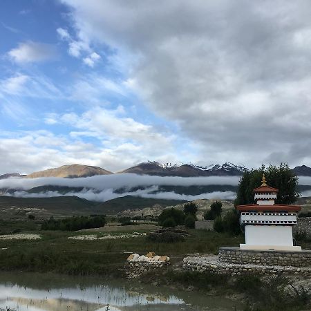 Royal Mustang Resort Nāmbo Exterior photo