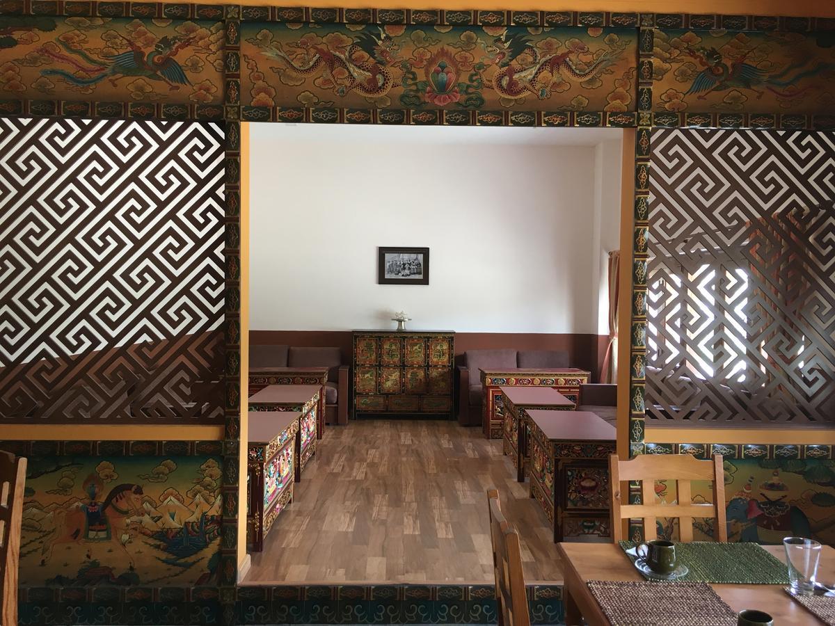 Royal Mustang Resort Nāmbo Exterior photo